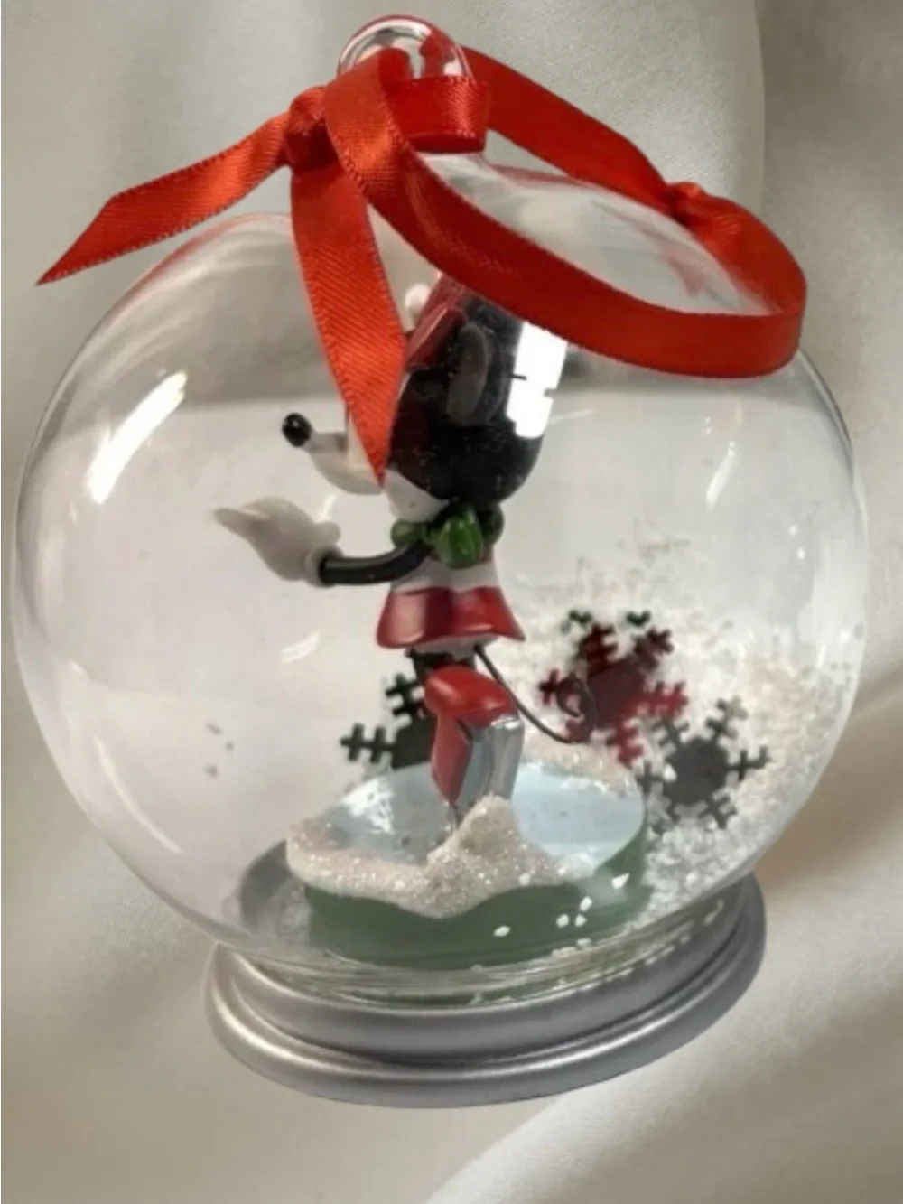 Disney Minnie Mouse Iceskating  Snow Globe Glass Ornaments Christmas Decor